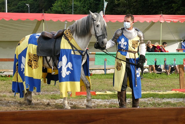 勇士主帅科尔：库里预计将在今日对阵鹈鹕的比赛中迎来复出.